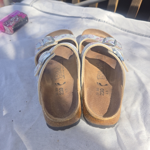 Birkenstock Floral Sandals - White and Pink - Picture 7 of 7